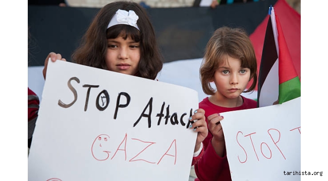 HAKAN ÖZŞANLI YAZDI: LEYLA