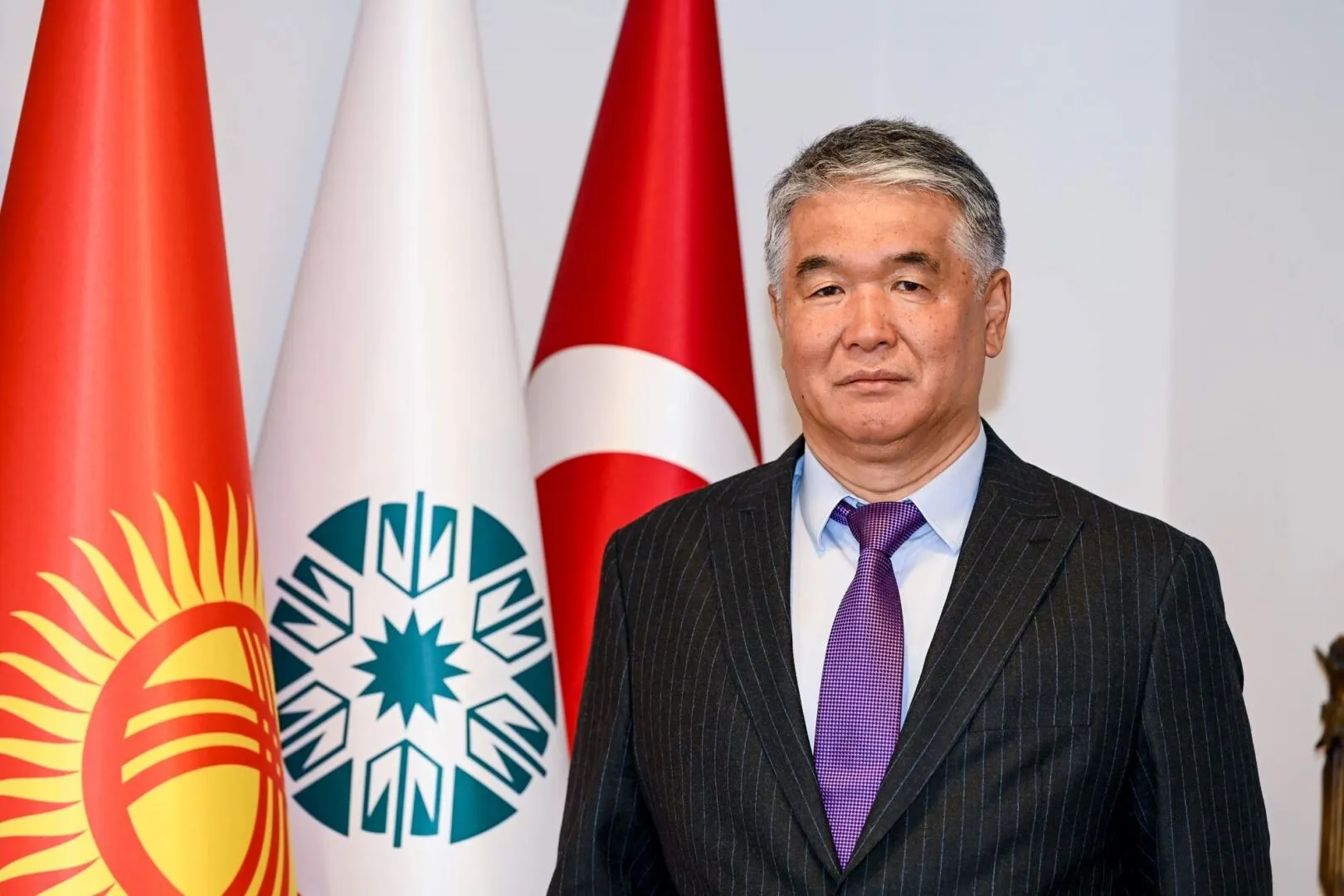 Sultan Rayevin "Dəlixana" romanı qloballaşan dünyada özünüdərk və dünya nizamına yeni baxış müstəvisində