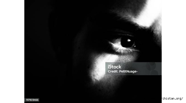 ARZU KUREYŞİ YAZDI: SİYAH NOKTA