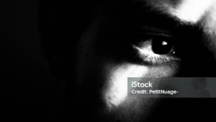 ARZU KUREYŞİ YAZDI: SİYAH NOKTA