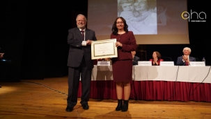 Hülya Başarangil Demir, 2025 Emine Işınsu Roman Ödülünü Aldı