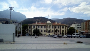 MANİSA SOHBETLERİ-4: ALLAH'A YARDIM EDİLİR Mİ?