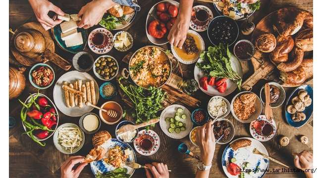 TÜRK KAHVALTISININ LEZZETLERİ