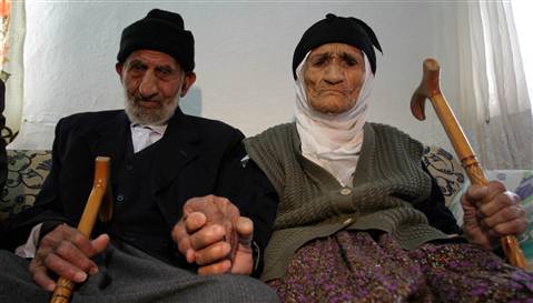 90 yıldır elini hiç bırakmadı