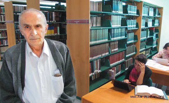 Annesinin öldüğü gün hariç 52 yıldır kütüphaneden çıkmayan bir mütefekkir: Mehmed Niyazi Özdemir