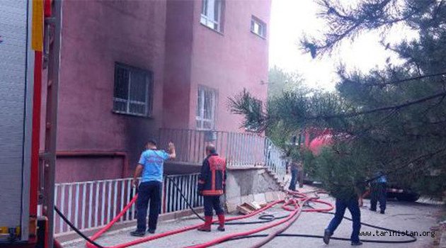 Başkent'te öğrenci pansiyonunda yangın paniği 