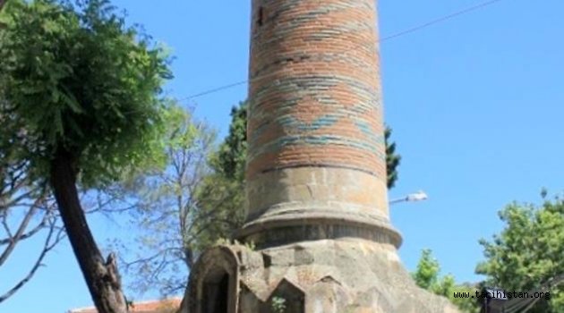 Bergama'daki Selçuklu Minaresi