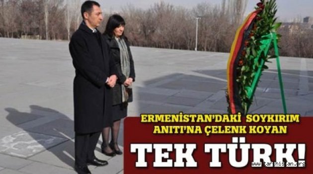 Cem Özdemir Ermenistan'da Soykırım Anıtına Çelenk Koydu