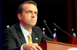 Cem Uzan'dan Türkiye'ye dudak uçuklatan dava