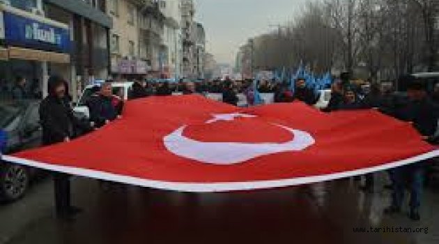 Çin'in Doğu Türkistan politikalarına tepkiler artıyor