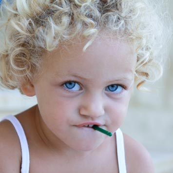 Çocuğunuz aniden morarmışsa cisim yutmuş olabilir