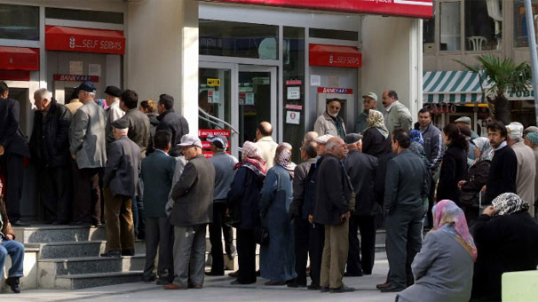 Emekli maaşına zam yolda mı?