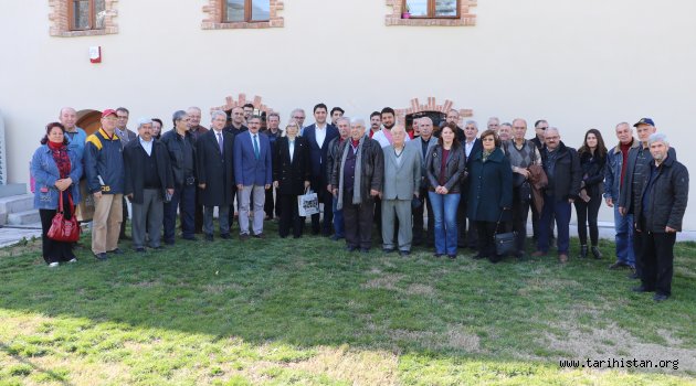 Geçmişten Günümüze Manisa konuşuldu - Tarihistan.org