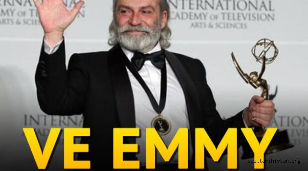 Haluk Bilginer Uluslararası Emmy Ödülleri'nde En İyi Erkek Oyuncu seçildi