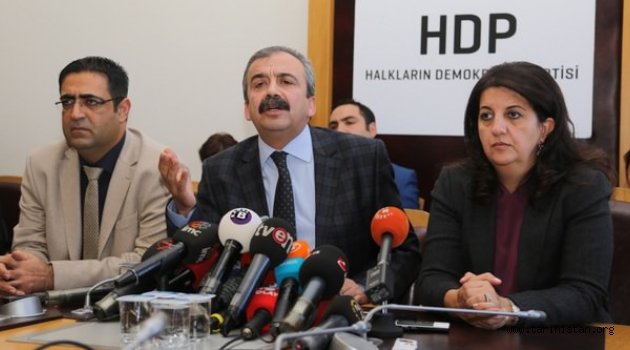 HDP Heyeti, Kürt Sorunu Diye Bir Şey Olmadığını Öcalan'a Haber Vermek Üzere İmralı'ya Gidiyor...