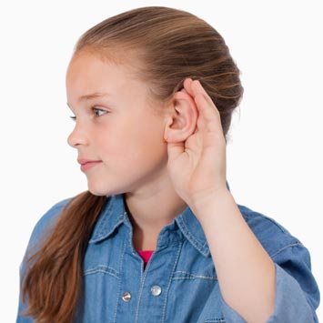 İşitme kaybı, çocuğun konuşmayı öğrenmesinde engel