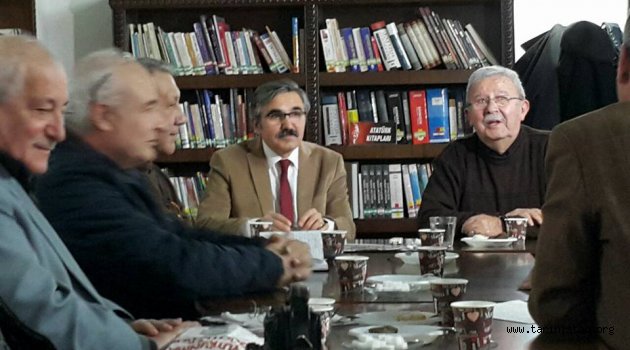 Manisa Kültür Sohbetleri sohbetleri Tezcan Karadanışman'la devam etti - www.tarihistan.org