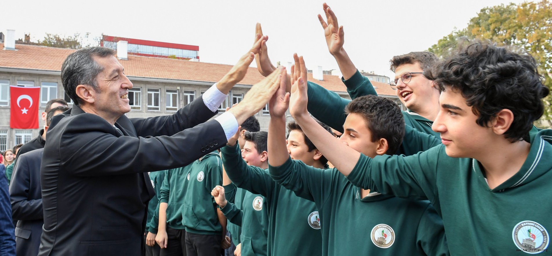 Milli Eğitim Bakanı Ziya Selçuk "Yeni Sınıf Geçme Sistemi"yle ilgili açıklamalarda bulundu.