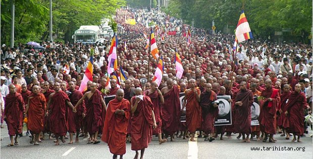 Myanmar'da Müslüman-Budist gerilimi 