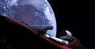 Elon Musk, Falcon Heavy ile Tesla otomobili uzaya gönderdi