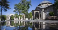 Mevlana'nın hocası Seyyid Burhaneddin'in türbe ve bahçesi sessizliğe büründü