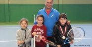 Manisa Tenisçilerinden Büyük Başarı