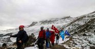 Konya'da dağcılar Doğu Türkistan'a destek için Küpe Dağı'na tırmandılar 