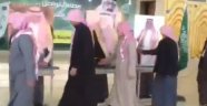VAHHABİ GERÇEĞİ:Suudi Arabistan'da görülmemiş taziye…'Karton kral'ın elini sıktılar