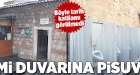Tarihe büyük saygısızlık. Cami duvarına pisuvar yaptılar