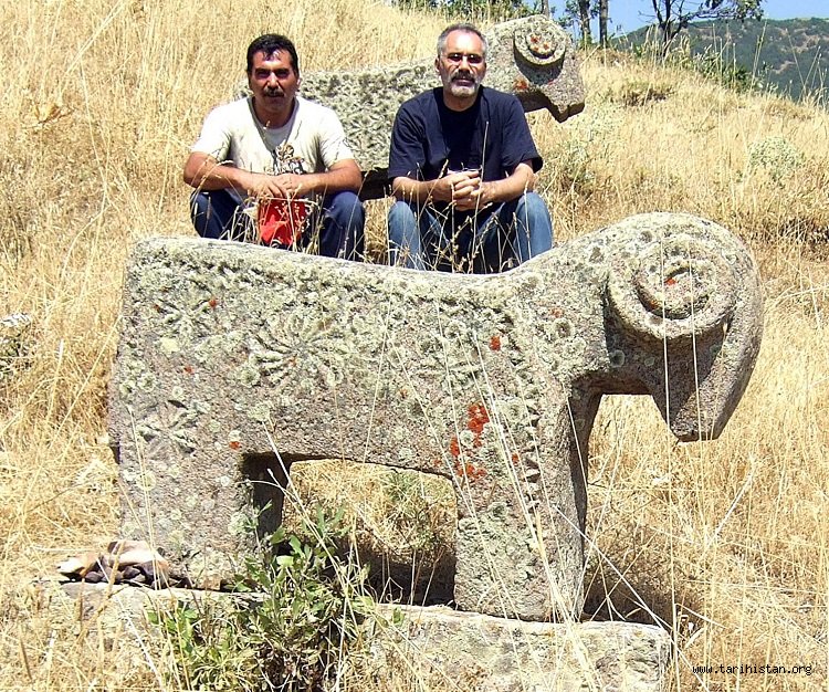 Tarihteki ilk ve en eski koç-koyun başlı mezar taşları