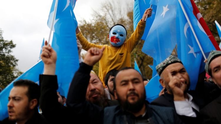 Uygur ve Kazak Türklerinin tutulduğu kamplarda koronavirüs vakaları Çin hükumetince rapor edilmiyor.